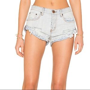 One Teaspoon Bandits shorts. Color Hamptons.